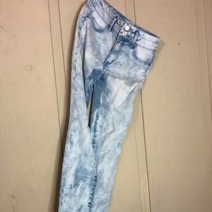 HIGH RISE JEANS